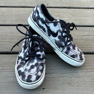 Nike Zoom SB Stefan Janoski Lace Up Canvas Sneakers | Kids Size 2Y